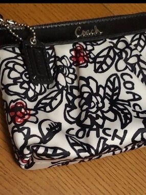 Coach Poppy Graffiti Floral Wristlet -With Hang Tag! NWOT